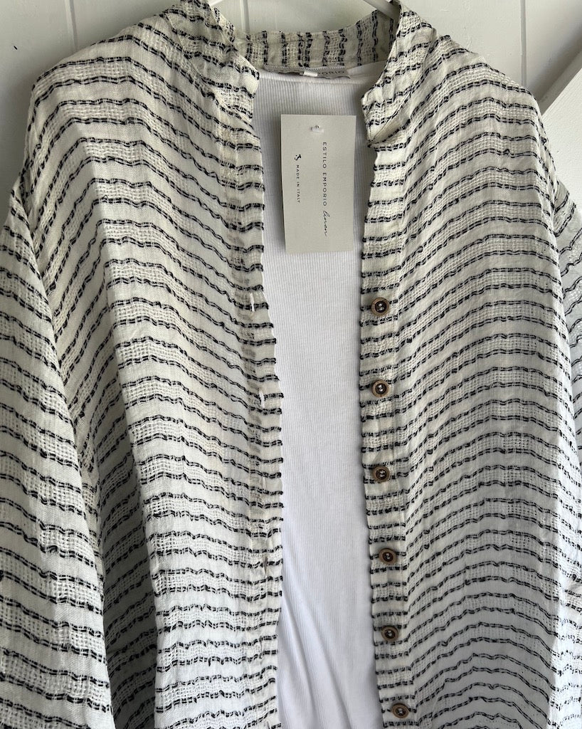 Woman Wearing Estilo Emoporio Manta Mini Linen Dress - Dress LUXAMORE