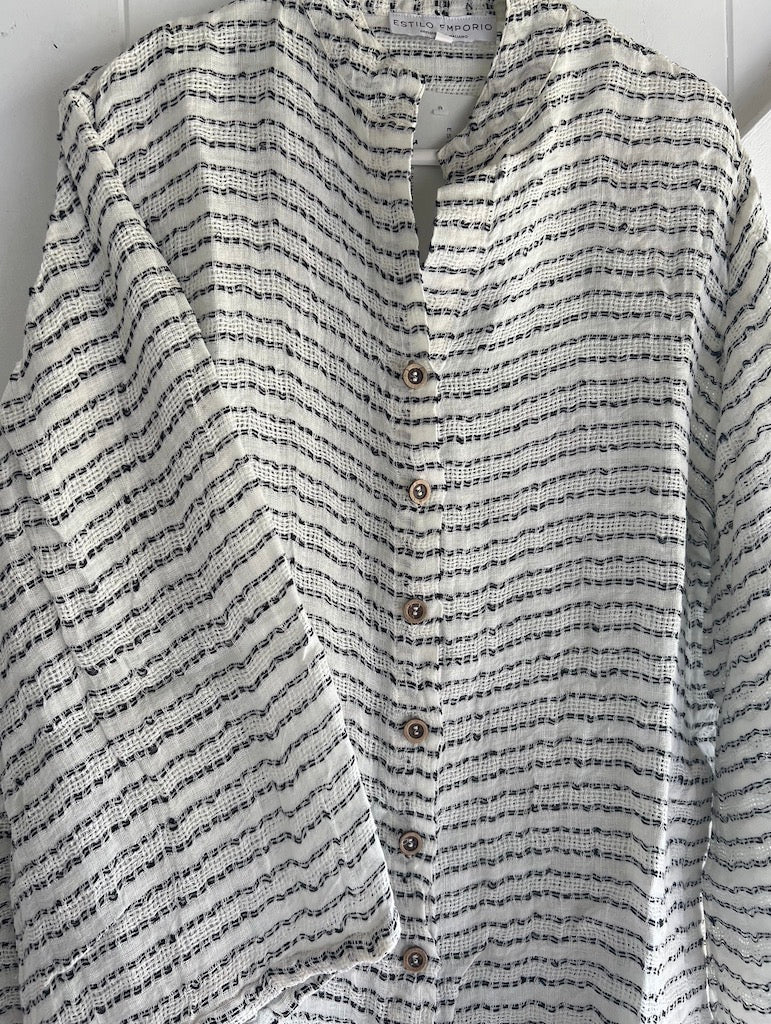 Woman Wearing Estilo Emoporio Manta Mini Linen Dress - Dress LUXAMORE