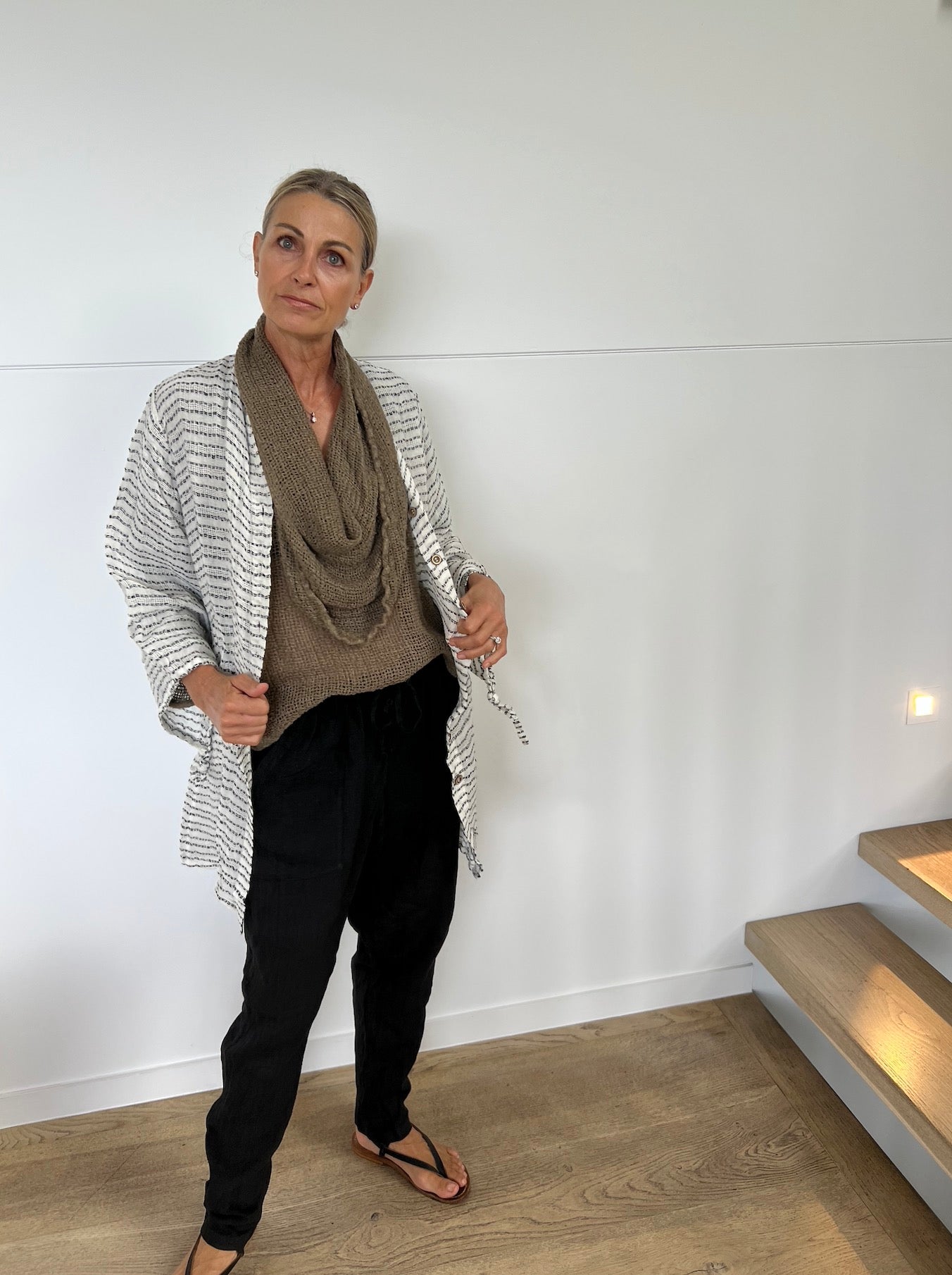 Woman Wearing Estilo Emoporio Manta Mini Linen Dress - Dress LUXAMORE