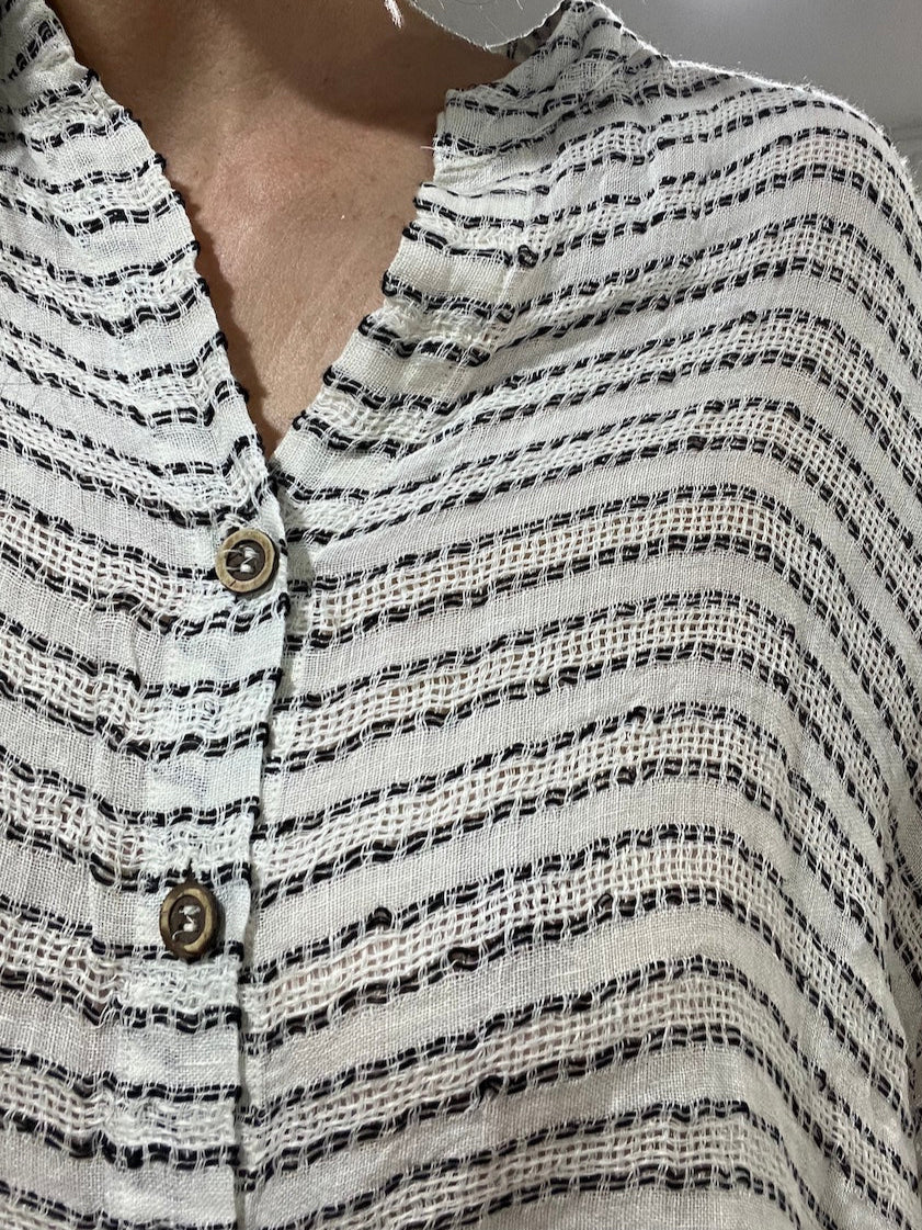 Woman Wearing Estilo Emoporio Manta Mini Linen Dress - Dress LUXAMORE