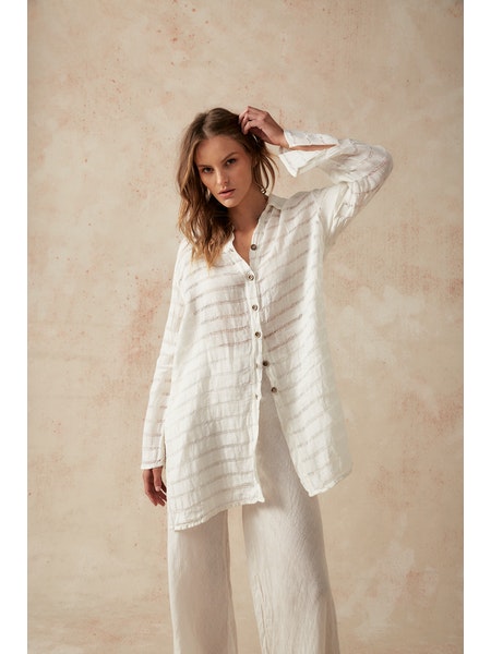 Woman Wearing Estilo Emporio Carita Cover Up Linen Dress - Rete - Dress LUXAMORE