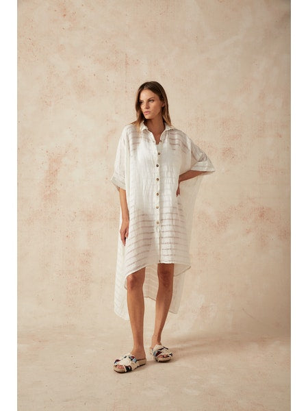 Woman Wearing Estilo Emporio La Cota Cover Up Linen Dress - Dress LUXAMORE