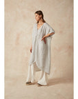 Woman Wearing Estilo Emporio La Vista Linen Dress - Binario - Dress LUXAMORE