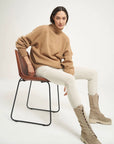 Estilo Emporio Linen Stretch Pant - Natural - LUXAMORE -Pants-Estilo Emporio Linen Stretch Pant effortlessly blending comfort and sophistication, a versatile staple in the signature linen pieces. Shop Estilo Emporio Pants