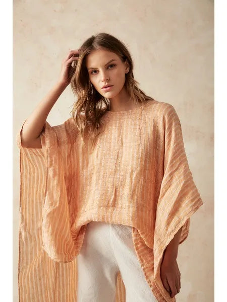 Woman Wearing Exclusive: Estilo Emporio Parla Top - Papagallo Oro - Tops LUXAMORE