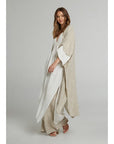 Woman Wearing Estilo Emporio Tie Kimono - Scorpione Natural - JACKET LUXAMORE