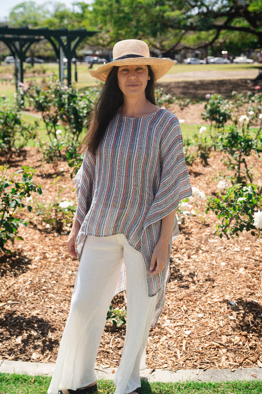 Woman Wearing Exclusive: Estilo Emporio Parla Top - Bolegna - Tops LUXAMORE