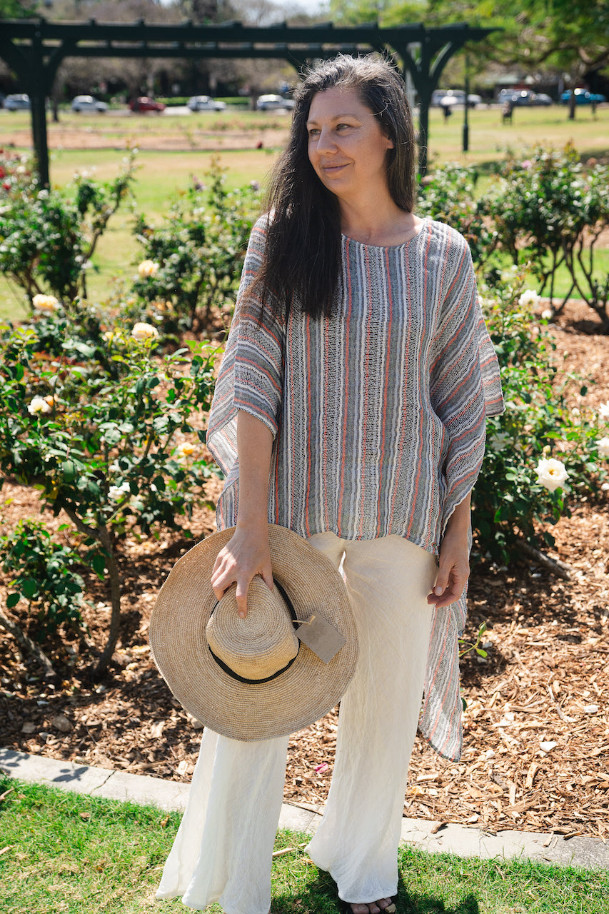 Woman Wearing Exclusive: Estilo Emporio Parla Top - Bolegna - Tops LUXAMORE