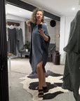 Woman taking selfie of La Bottega di Brunella Linen Dress VESTITO FAUSTA - Campagna Luxor LUXAMORE