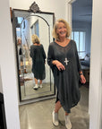 Woman Wearing La Bottega di Brunella Linen Dress Vestito Fausta Campagna - Lava - Dress LUXAMORE