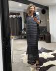 Woman Wearing La Bottega di Brunella VESTITO WOW - Riga Luxor linen dress LUXAMORE