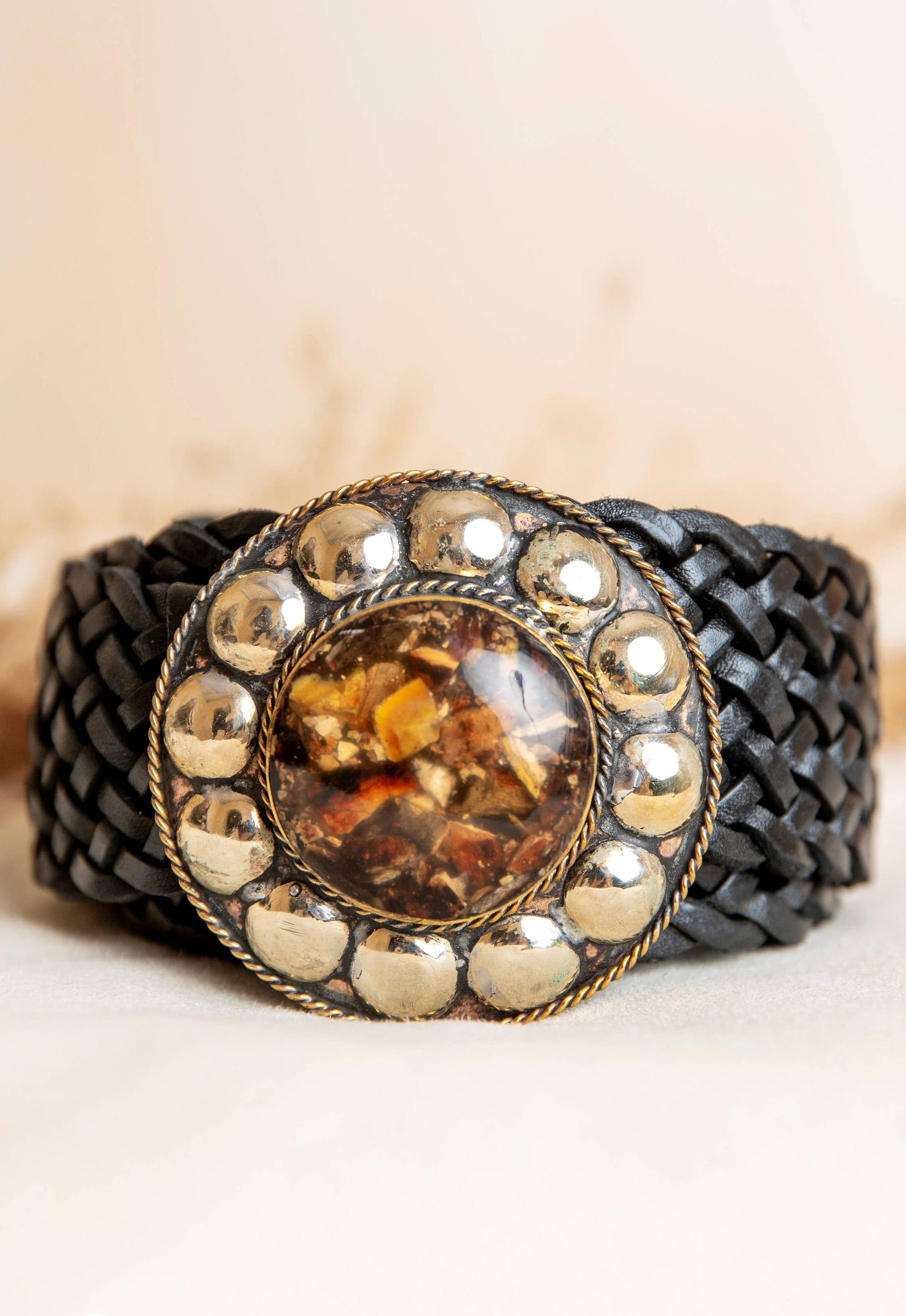 Woman Wearing Lula Natura Satu Wide Black Leather Belt With Brown Stone - Belt LUXAMORE