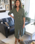 Woman Wearing Linen Shirtdress, Button-Up, Maxi Made in Italy Khaki - LUXAMORE