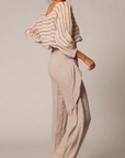 Woman Wearing Estilo Emporio Diverti Short - Shorts LUXAMORE