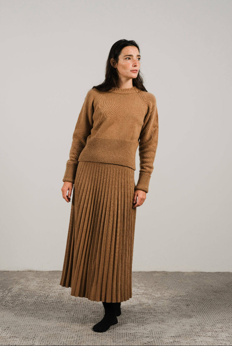 Woman Wearing Cashmere pleated skirt Made in Italy by Lemme - Caramello - Skirts LUXAMORE