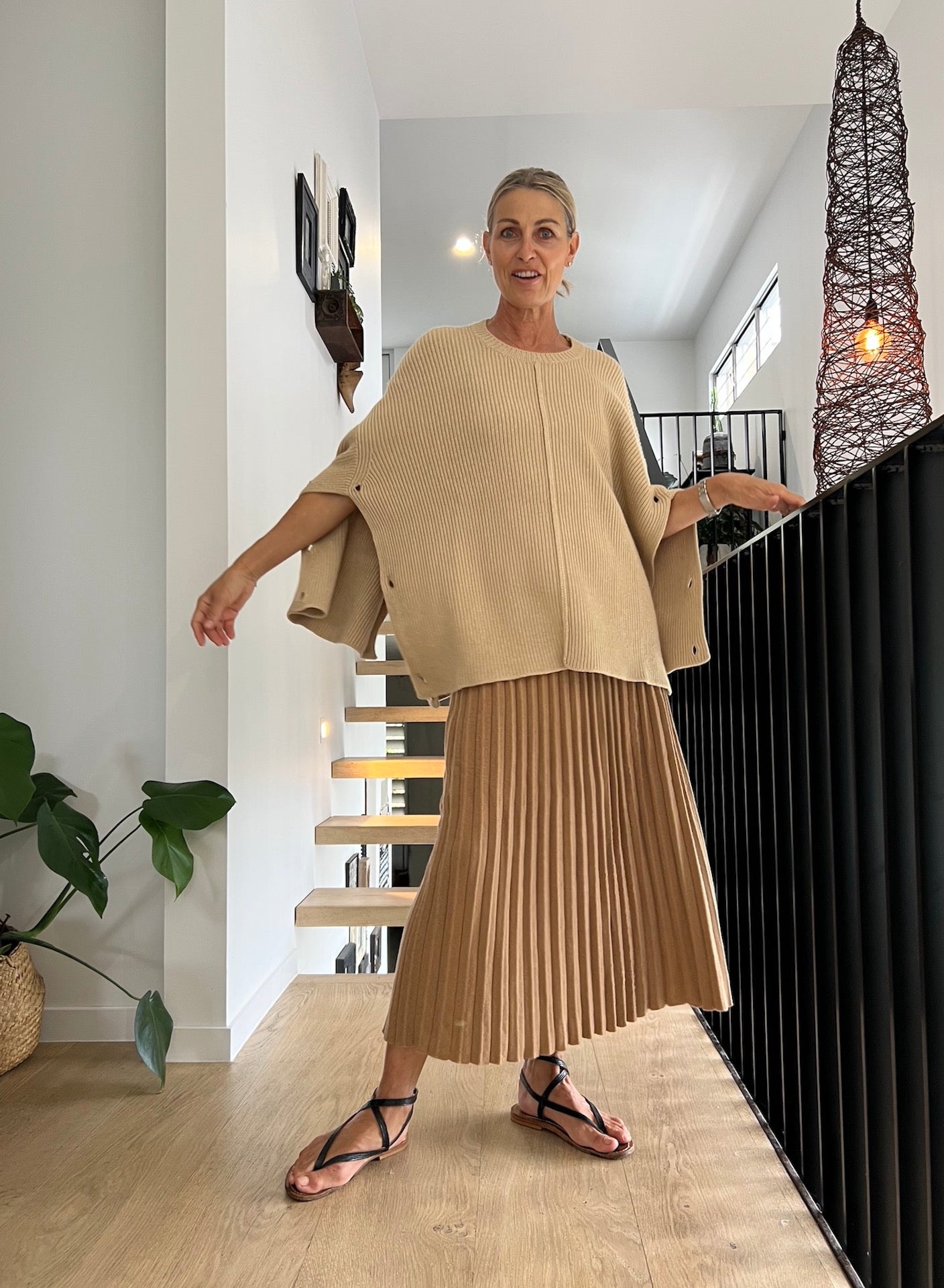 Lemme Cashmere Sweater : Beige - LUXAMORE -cashmere sweater-