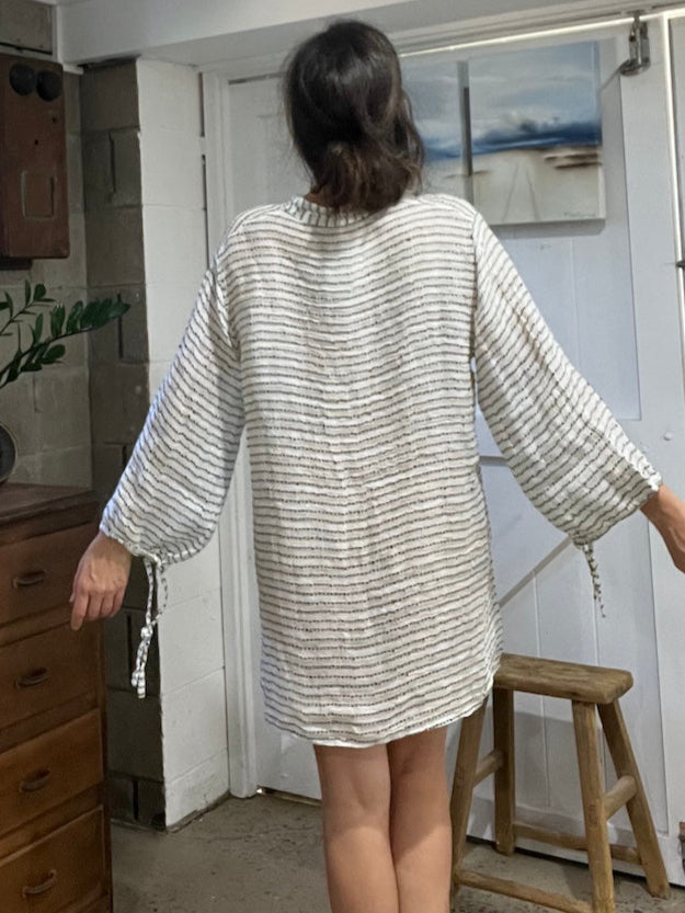Estilo Emoporio Manta Mini Linen Dress - LUXAMORE -Dress-Estilo Emporio Manta Mini Dress. Eco-friendly versatile and perfect as a dress, shirt, or cover-up. Shop Estilo Emporio Dresses 100% Italian Linen from Luxamore