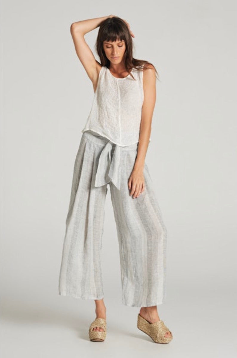 Estilo Emporio Batista Pant - White - LUXAMORE -Pants-Estilo Emporio Batista Pant ✔️ 100% Italian Linen – Sustainably crafted for breathable, all-day comfort✔️ High-Rise Silhouette ✔️ Adjustable Tie Waist. Shop Now