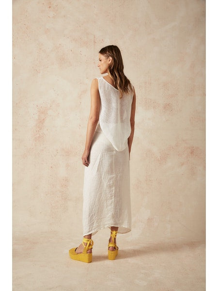 Estilo Emporio Cora Top - LUXAMORE -Top-Estilo Emporio Cora Top 100% is a versatile addition to elevate your wardrobe essentials a scoop neck and rounded hemline. Shop Estilo Emporio Tops at Luxamore.