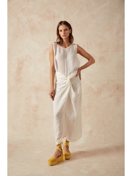 Estilo Emporio Cora Top - LUXAMORE -Top-Estilo Emporio Cora Top 100% is a versatile addition to elevate your wardrobe essentials a scoop neck and rounded hemline. Shop Estilo Emporio Tops at Luxamore.