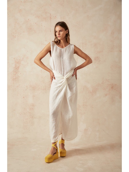 Estilo Emporio Cora Top - LUXAMORE -Top-Estilo Emporio Cora Top 100% is a versatile addition to elevate your wardrobe essentials a scoop neck and rounded hemline. Shop Estilo Emporio Tops at Luxamore.