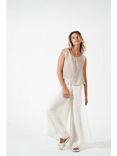Estilo Emporio Cora Top - LUXAMORE -Top-Estilo Emporio Cora Top 100% is a versatile addition to elevate your wardrobe essentials a scoop neck and rounded hemline. Shop Estilo Emporio Tops at Luxamore.
