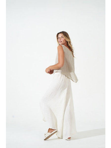Estilo Emporio Cora Top - LUXAMORE -Top-Estilo Emporio Cora Top 100% is a versatile addition to elevate your wardrobe essentials a scoop neck and rounded hemline. Shop Estilo Emporio Tops at Luxamore.