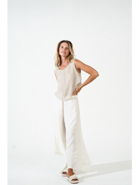 Estilo Emporio Cora Top - LUXAMORE -Top-Estilo Emporio Cora Top 100% is a versatile addition to elevate your wardrobe essentials a scoop neck and rounded hemline. Shop Estilo Emporio Tops at Luxamore.