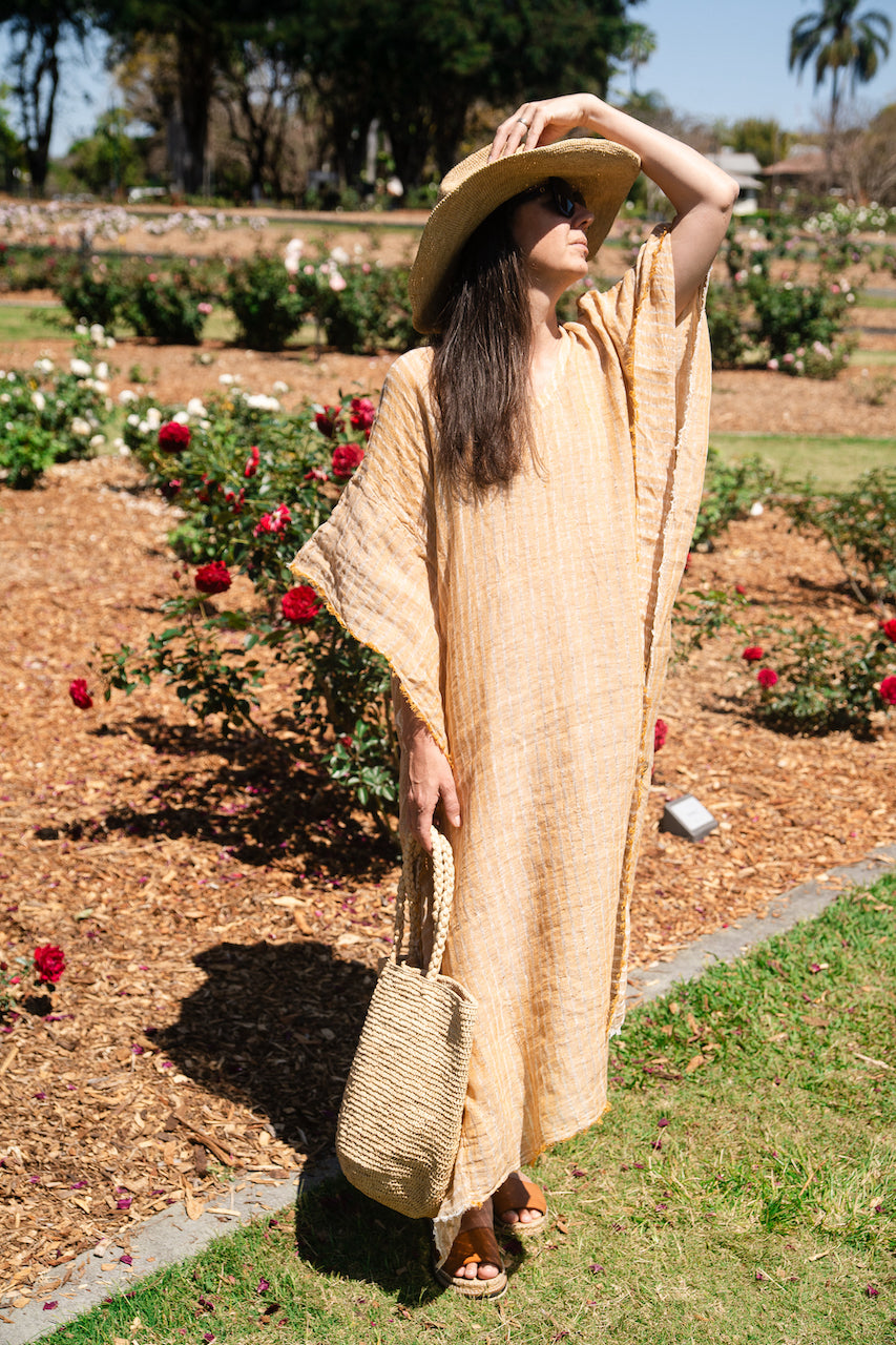 Woman Wearing Exclusive: Estilo Emporio Polla Maxi Kaftan - Pappagallo Ora - Dress LUXAMORE