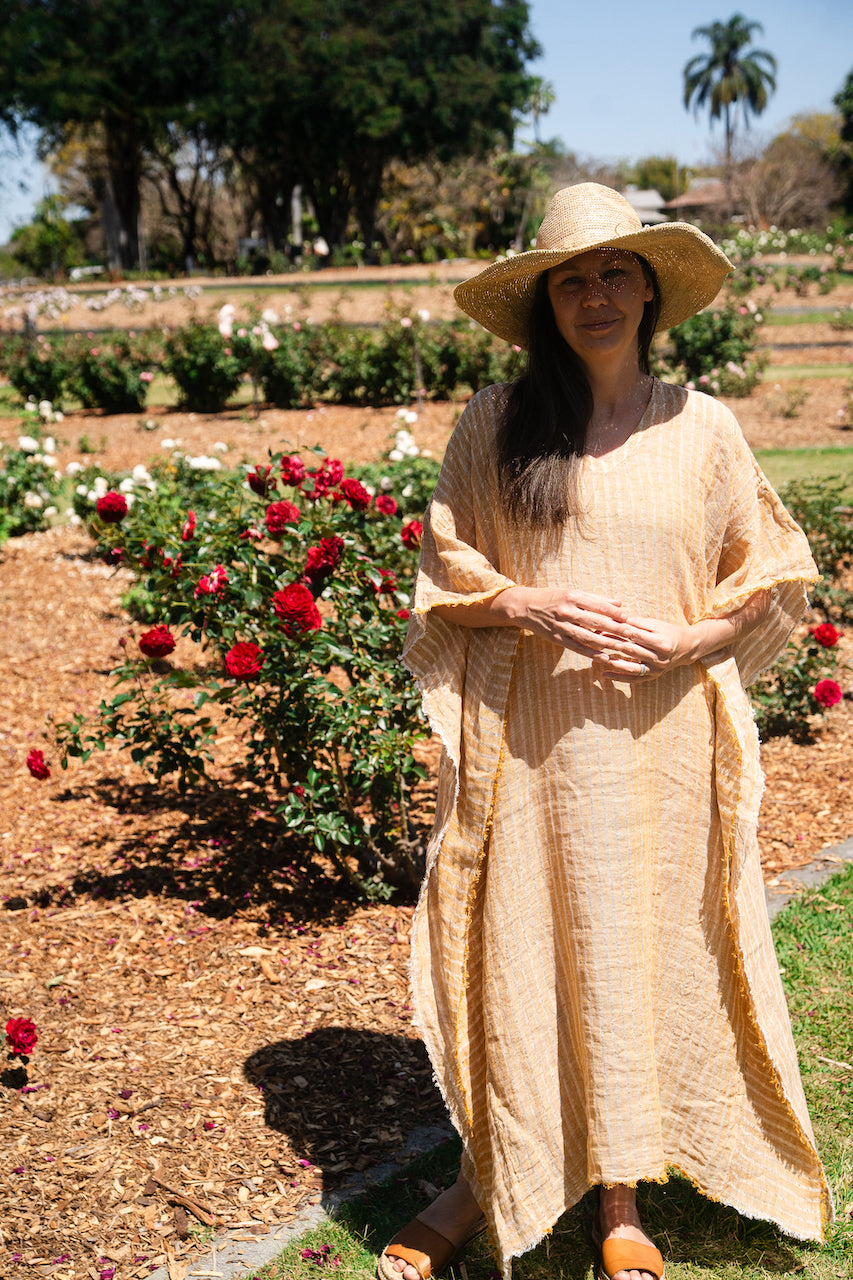 Woman Wearing Exclusive: Estilo Emporio Polla Maxi Kaftan - Pappagallo Ora - Dress LUXAMORE
