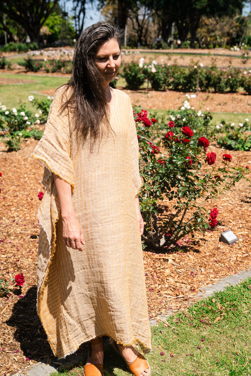 Woman Wearing Exclusive: Estilo Emporio Polla Maxi Kaftan - Pappagallo Ora - Dress LUXAMORE