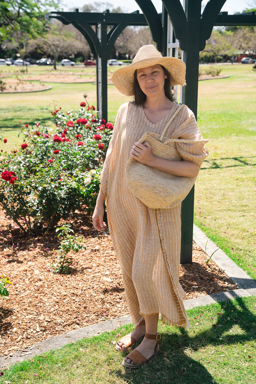 Woman Wearing Exclusive: Estilo Emporio Polla Maxi Kaftan - Pappagallo Ora - Dress LUXAMORE