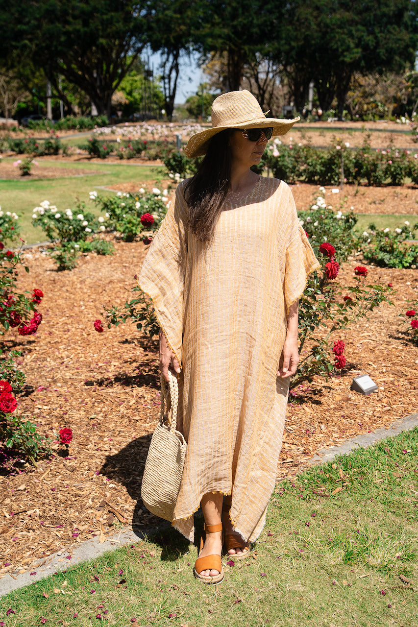 Woman Wearing Exclusive: Estilo Emporio Polla Maxi Kaftan - Pappagallo Ora - Dress LUXAMORE