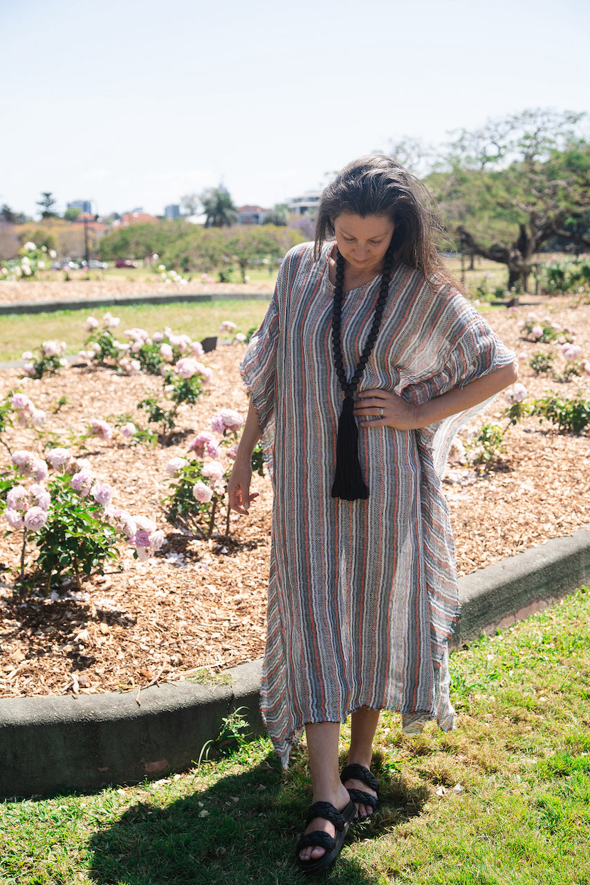 Woman Wearing Exclusive: Estilo Emporio Polla Maxi Kaftan - Bolegna - Dress LUXAMORE