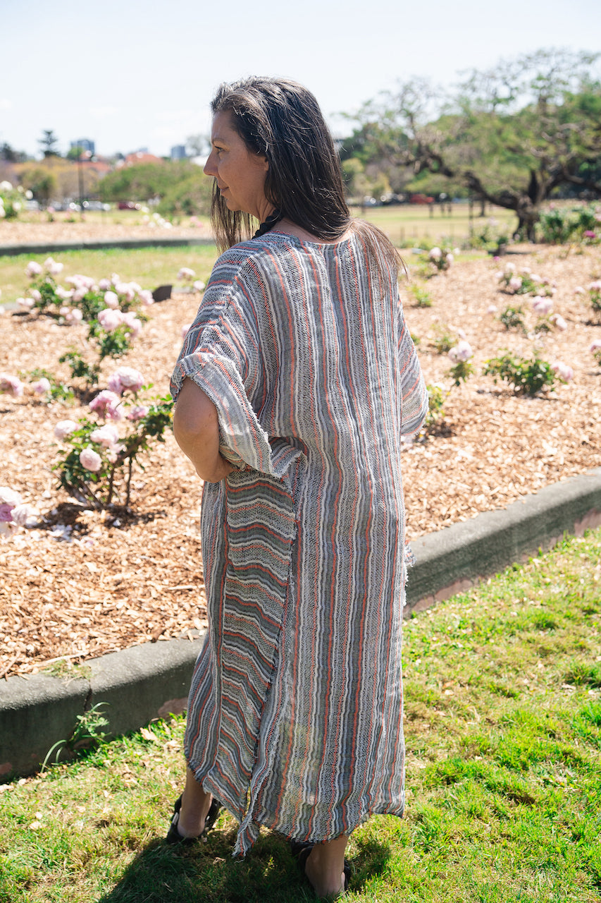 Woman Wearing Exclusive: Estilo Emporio Polla Maxi Kaftan - Bolegna - Dress LUXAMORE