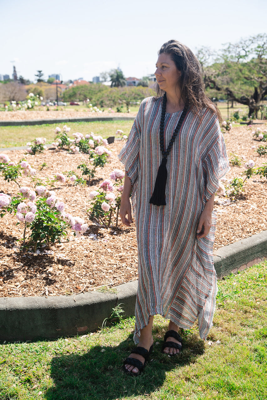 Woman Wearing Exclusive: Estilo Emporio Polla Maxi Kaftan - Bolegna - Dress LUXAMORE