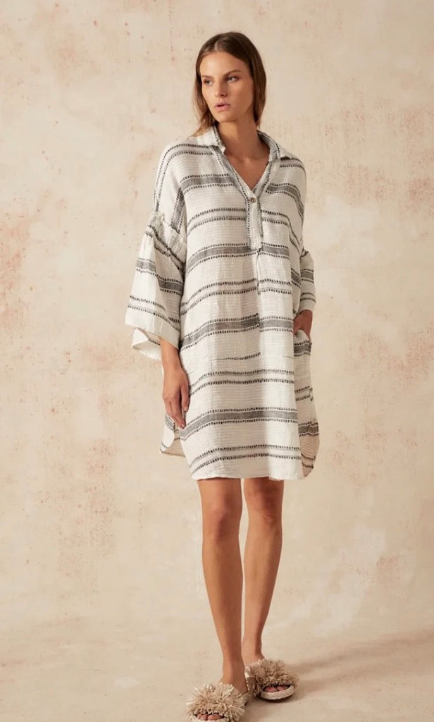 Woman Wearing Estilo Emporio Siesta Mini Linen Dress - Lyla - Dress LUXAMORE