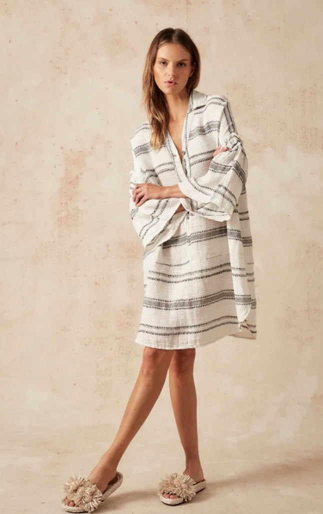 Woman Wearing Estilo Emporio Siesta Mini Linen Dress - Lyla - Dress LUXAMORE