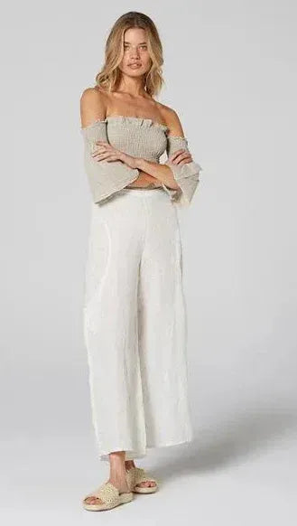 Estilo Emporio Fiorella Top - Grey worn by model in natural setting LUXAMORE 