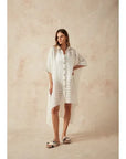 Estilo Emporio La Cota Cover Up Linen Dress worn by model in natural setting LUXAMORE 