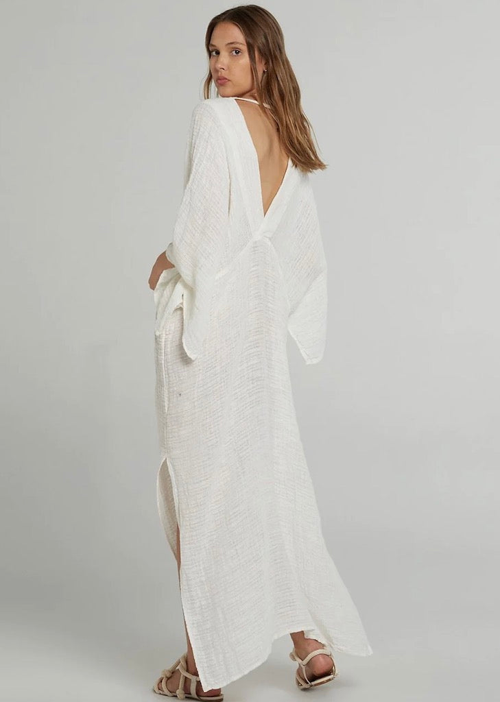 Estilo Emporio Le Robe Linen Dress - Vergine - LUXAMORE -Dress-Shop the Estilo Emporio Le Robe Linen Dress, crafted from 100% Italian linen in Positano. Explore our full collection of Estilo Emporio dresses for timeless elegance.