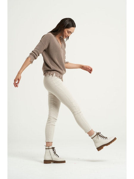 Estilo Emporio Linen Stretch Pant - Natural - LUXAMORE -Pants-Estilo Emporio Linen Stretch Pant effortlessly blending comfort and sophistication, a versatile staple in the signature linen pieces. Shop Estilo Emporio Pants