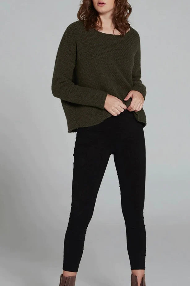 Estilo Emporio Linen Stretch Pant - Natural - LUXAMORE -Pants-Estilo Emporio Linen Stretch Pant effortlessly blending comfort and sophistication, a versatile staple in the signature linen pieces. Shop Estilo Emporio Pants
