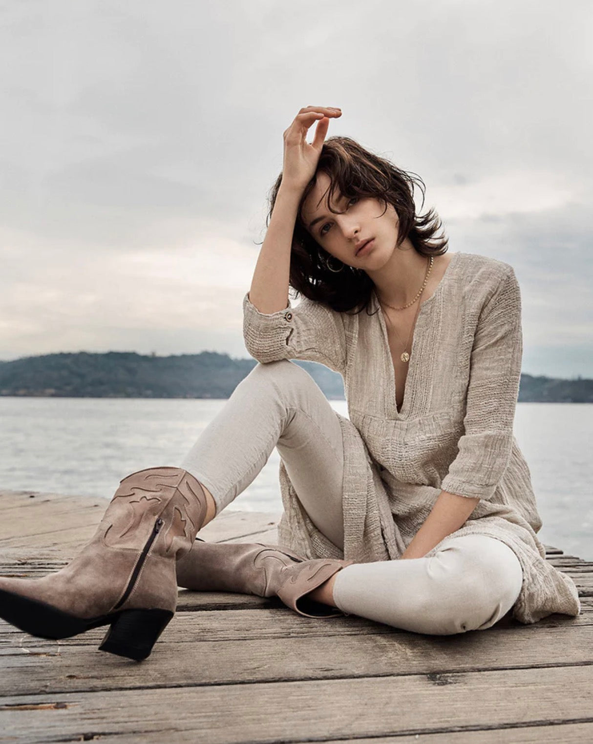 Estilo Emporio Linen Stretch Pant - Natural - LUXAMORE -Pants-Estilo Emporio Linen Stretch Pant effortlessly blending comfort and sophistication, a versatile staple in the signature linen pieces. Shop Estilo Emporio Pants