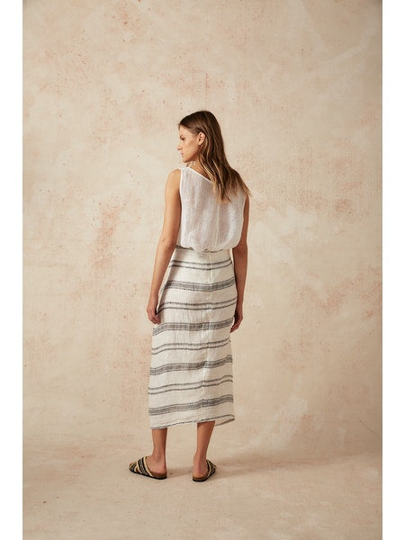 Estilo Emporio Malay Skirt - Monochroma - LUXAMORE -Skirts-Estilo Emporio Malay Skirt Embrace the carefree essence of sun-soaked beach days with this linen skirt made sustainably in Italy. Shop Estilo Emporio Skirts.