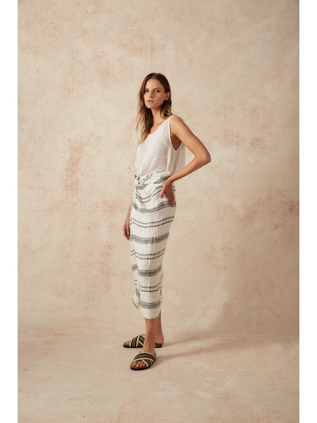 Estilo Emporio Malay Skirt - Monochroma - LUXAMORE -Skirts-Estilo Emporio Malay Skirt Embrace the carefree essence of sun-soaked beach days with this linen skirt made sustainably in Italy. Shop Estilo Emporio Skirts.