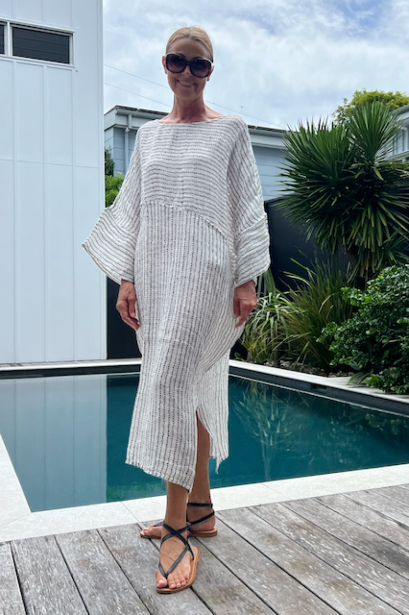 Estilo Emporio Nebbilio Linen Dress - Binario - LUXAMORE -Dress-Estilo Emporio Nebbilio Dress: 100% Positano linen, fresh Binario summer best seller. Shop Estilo Emporio Dresses Italian linen favourites from Luxamore. 