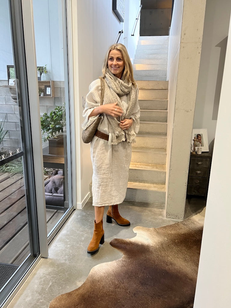 Estilo Emporio Nebbilio Linen Dress - Lyla - LUXAMORE -Dress-Estilo Emporio&#39;s Nebbilio Linen Dress, a bestselling Italian-made 100% Positano linen dress. Shop Estilo Emporio dresses from Luxamore a stockist since 2016.