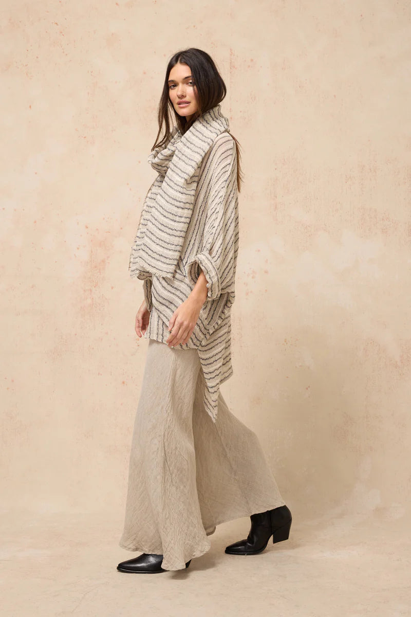 Estilo Emporio Novo Flare Pant - Brasile Natural - LUXAMORE -Pants-Estilo Emporio Novo Flare Pant in Natural 100% Italian linen made in Positano. High-waisted, flare cut. Travel in style. Shop Estilo Emporio Pants.