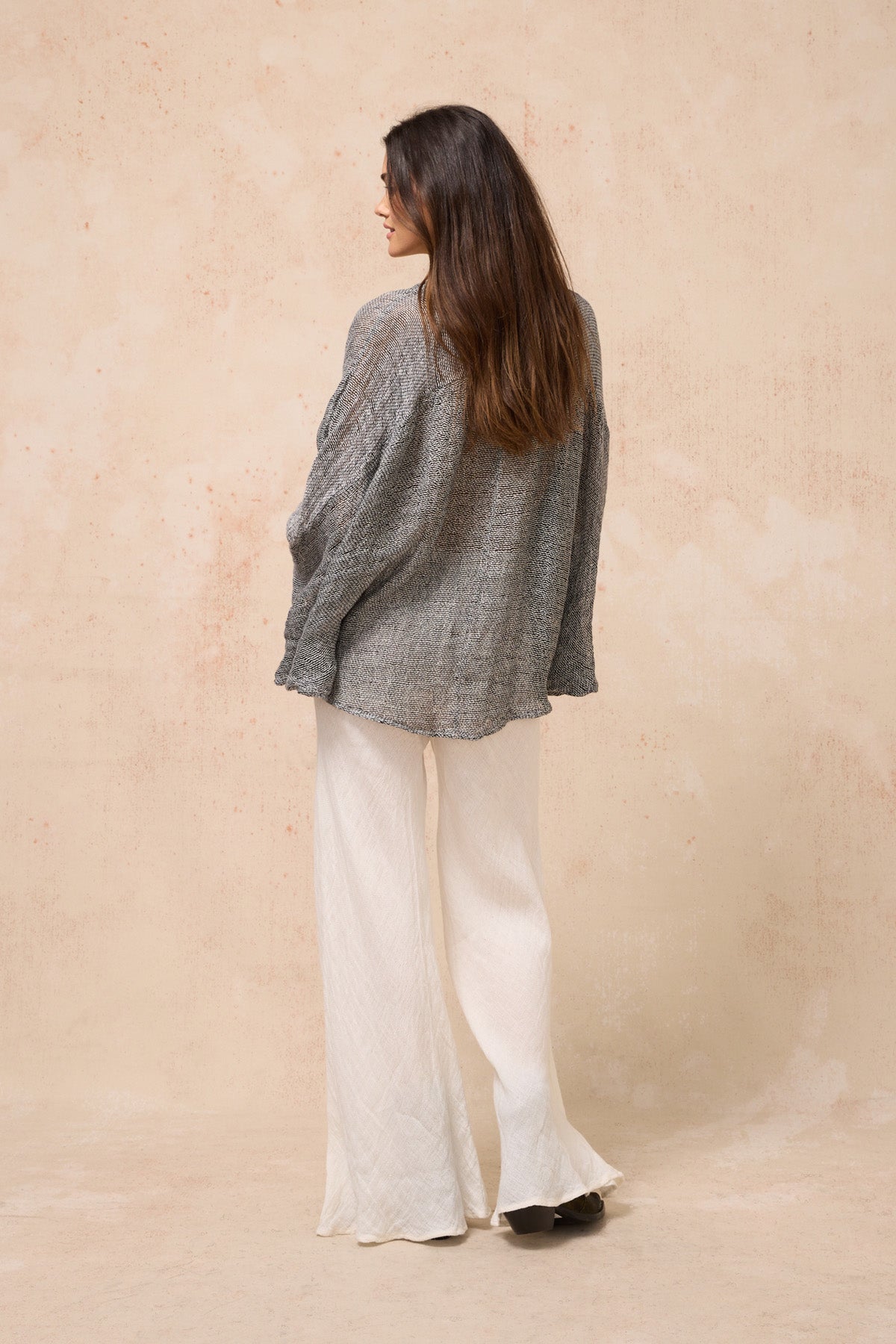 Estilo Emporio Oboe Linen Shirt - LUXAMORE -Top-Estilo Emporio Oboe Shirt 100% Linen, made in Positano. Collarless neckline with front buttons, emphasizing the decolletage. Billowing blouse with a curved hem.